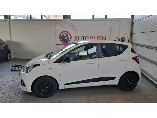 Hyundai i10 1.0i i-Motion 2015 Benzine 9