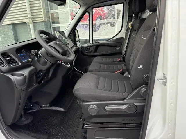 Iveco Daily 35S16V A8 L2H2 2024 Diesel 8