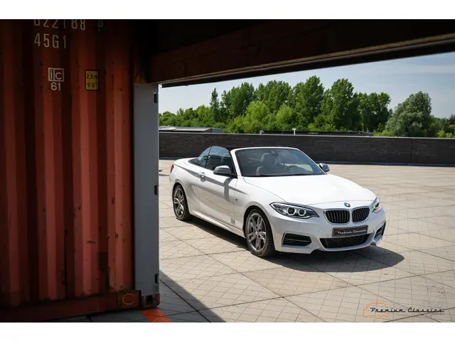 BMW 2 Serie Cabrio M235i Executive 2015 Benzine 18