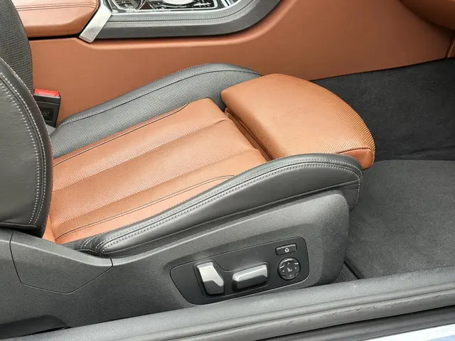 BMW 8 Serie 840i xDrive High Executive 2021 Benzine 59