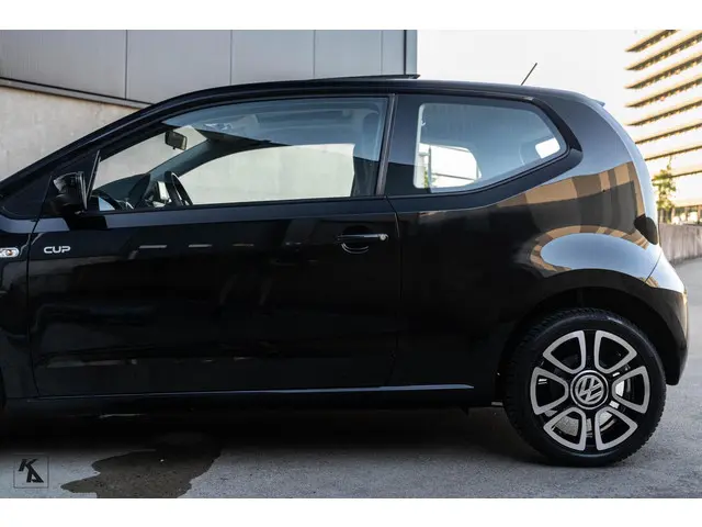 Volkswagen up! 1.0 2014 | CUP Up! | Pano | Lage KM 2014 Benzine 9