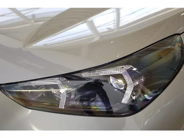 BMW X1 xDrive25e 2025 Hybride Benzine 30