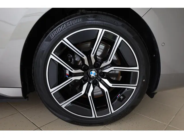 BMW i7 xDrive60 2024 Elektrisch 6