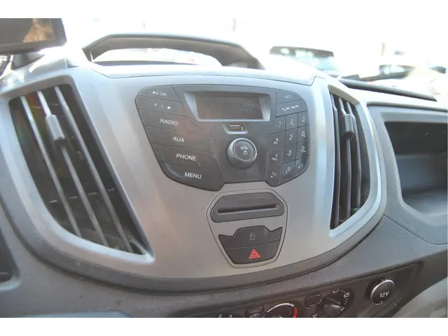 Ford Transit 350 2.0 TDCI L4H1 DC Ambiente 2016 Diesel 10