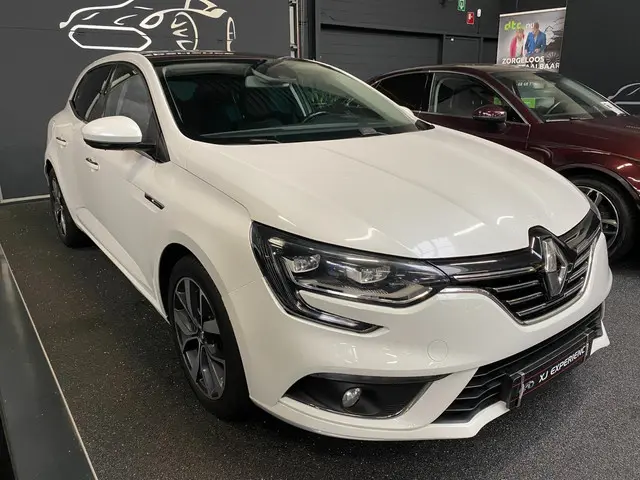 Renault Mégane 1.2 TCe Bose NAVI HUD 132 PK 2016 Benzine 2