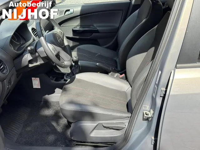 Opel Corsa 1.4-16V 2012 Benzine 19