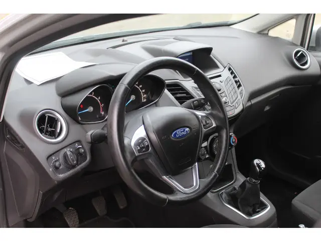 Ford Fiesta 1.0 Style//Navi//Airco//5drs!! 2015 Benzine 5