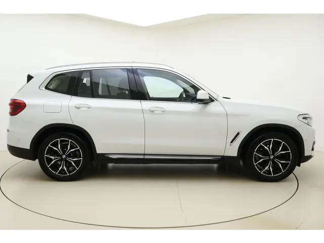 BMW X3 xDrive20i High Executive 2021 Benzine 9