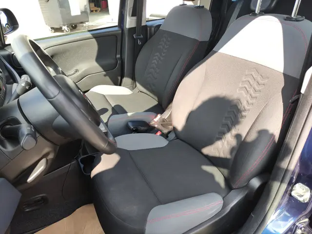Fiat Panda 1.2 69 Lounge 2017 Benzine 12