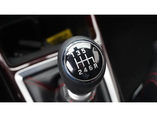 Suzuki Swift 1.4 Sport Smart Hybrid 2023 Benzine 25