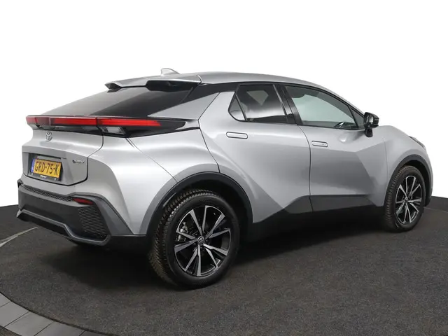 Toyota C-HR 1.8 Hybrid 140 Dynamic 2024 Hybride Benzine 2