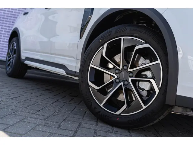 Lynk & Co 01 1.5 Core 2025 Hybride Benzine 21