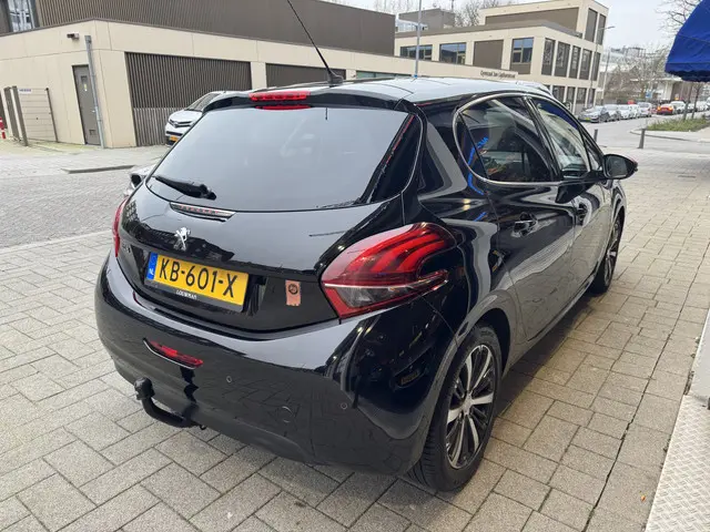 Peugeot 208 1.2 PureTech Roland Garros 2016 Benzine 6