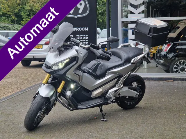 Honda NC 750 X-ADV / LED / TERMIGNONI / TOPKOFFER 2017 Benzine