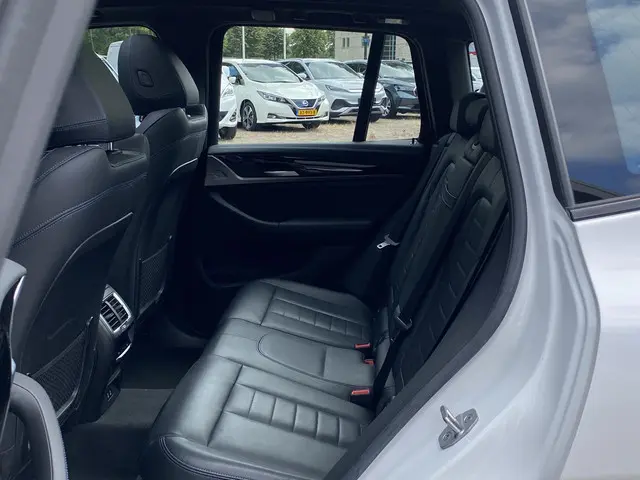 BMW iX3 2
