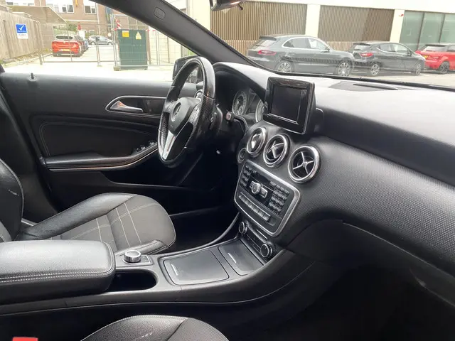 Mercedes-Benz A-Klasse 180 Prestige Comfort 2014 Benzine 9