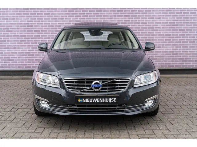 Volvo V70 2.0 T4 Inscription Edition 2015 Benzine 2