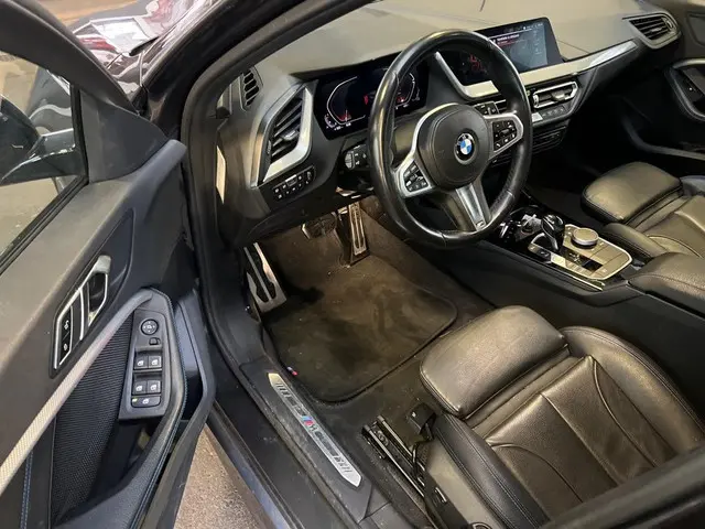 BMW 1 Serie 118i Business Edition Plus 2021 Benzine 7