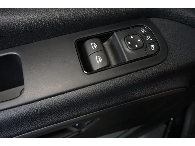 Mercedes-Benz Sprinter 211 1.9 CDI L2H2 FWD 2023 Diesel 9