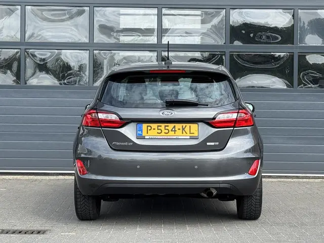 Ford Fiesta 1.0 ECOBOOST HYBRID TITANIUM 2022 Benzine 17