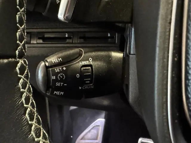 Peugeot 3008 1.2 PureTech Crossway 2018 Benzine 26