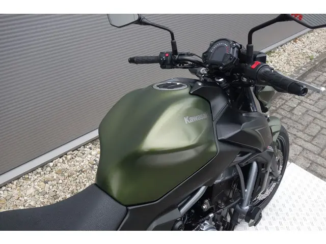 Kawasaki Z650 ABS 2018 Benzine 13