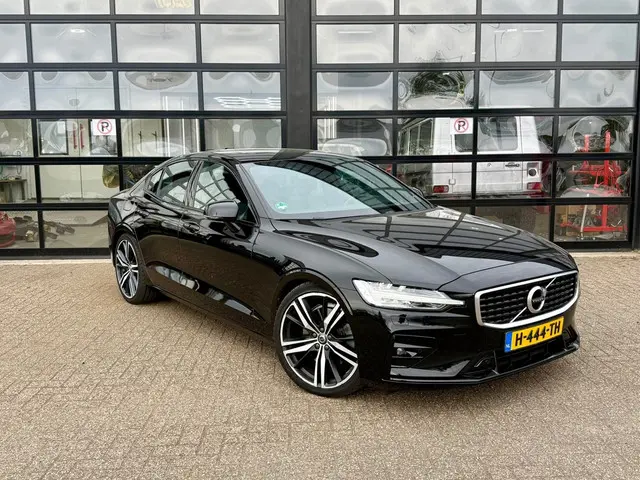 Volvo S60 2.0 T5 R-Design 2019 Benzine 6
