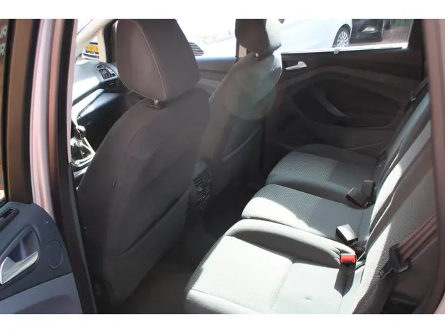 Ford C-MAX 1.0 Ambiente 2015 Benzine 10