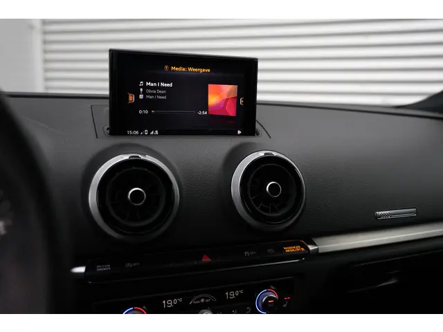 Audi A3 Limousine 30 TFSI 3x S-line 2020 Benzine 37