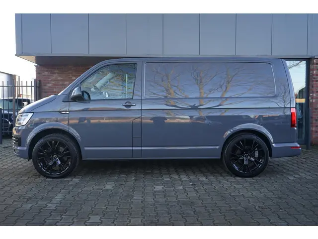 Volkswagen Transporter 2.0 TDI 2018 Diesel 25