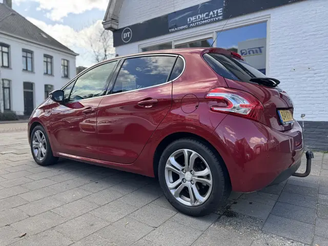 Peugeot 208 1.6 VTi Allure *KOPPAKKING LEK* 2012 Benzine 6