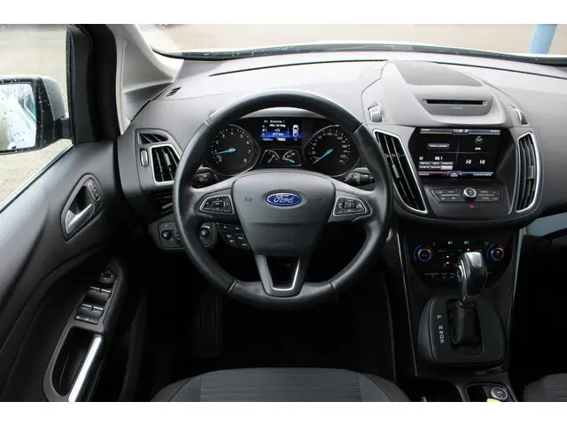 Ford C-MAX 1.5 Titanium 2015 Benzine 17