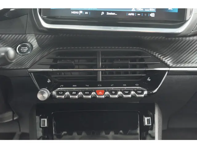 Peugeot 2008 PureTech 130 Allure 2020 Benzine 44