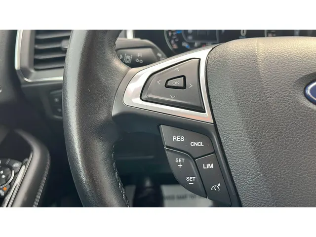 Ford S-Max 2.5 FHEV Titanium 7P 2022 Hybride Benzine 19