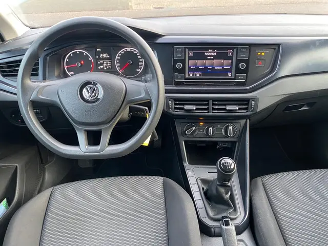 Volkswagen Polo 1.0 MPI Comfortline 2018 Benzine 10