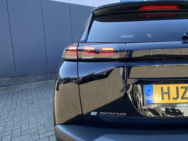 Peugeot e-2008 EV GT Avantage 54 kWh 2025 Elektrisch 17
