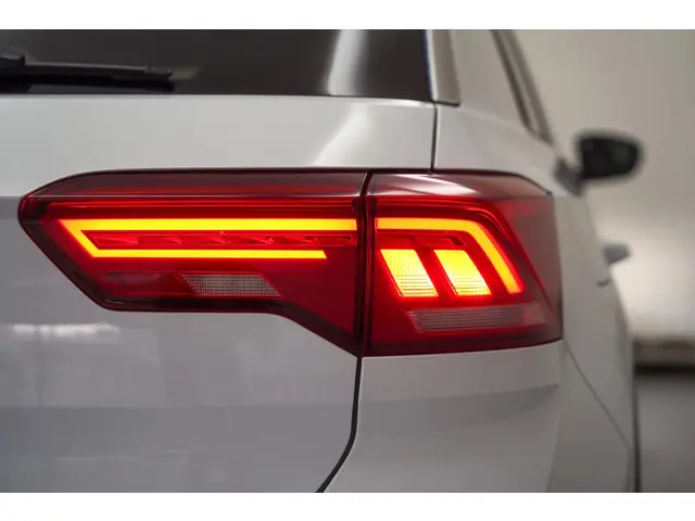 Volkswagen T-Roc 1,0 TSI Style [ACC, AC, LED] 2018 Benzine 31