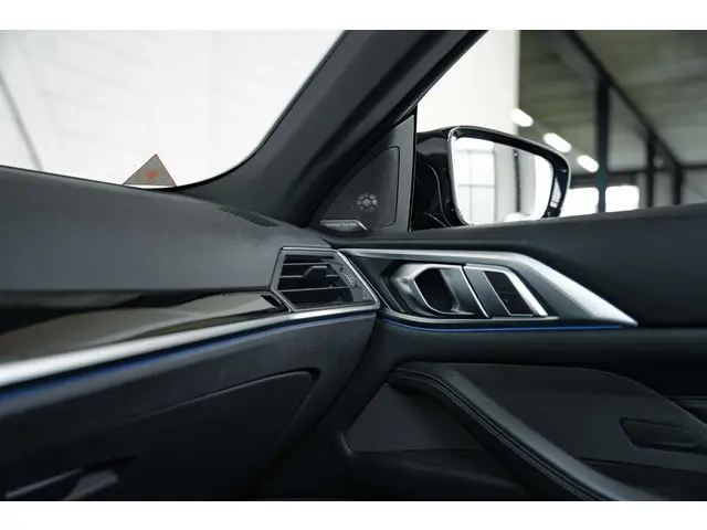 BMW M4 Cabrio xDrive Competition 2022 Benzine 44