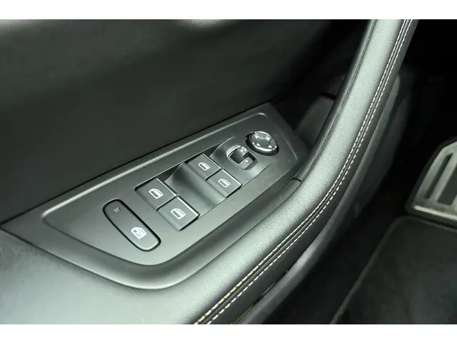 Peugeot 508 SW 1.6 HYbrid 225 GT 2024 Hybride Benzine 22