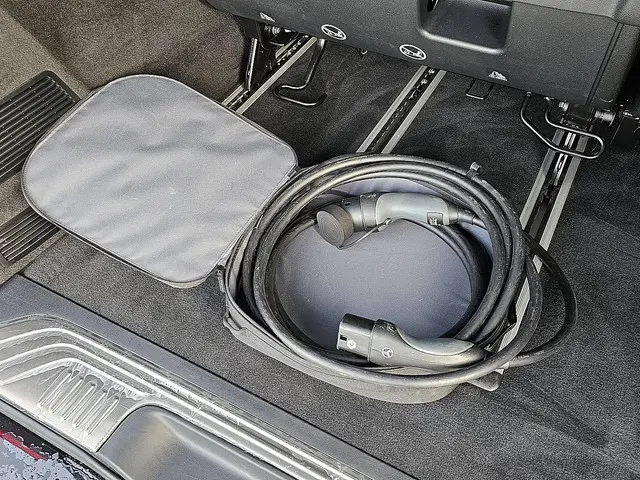 Mercedes-Benz EQV 300 2024 Elektrisch 23