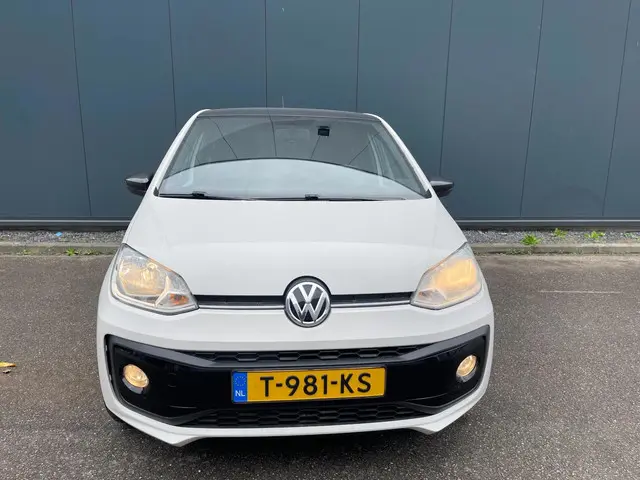Volkswagen up! 1.0 BMT high up! 2016 Benzine 2