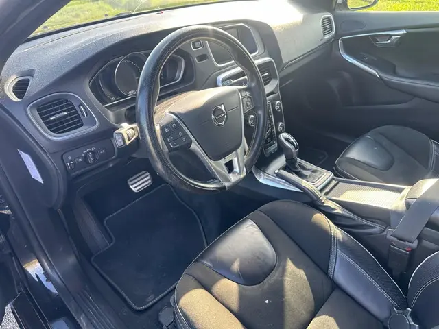 Volvo V40 2.0 T4 Bns Sport PRIJS IS EX BPM ! 2018 Benzine 10