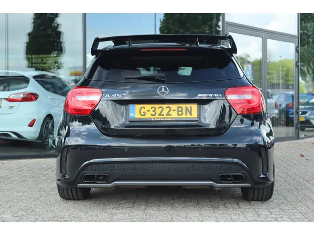 Mercedes-Benz A-Klasse AMG 45 4MATIC 2015 Benzine 11