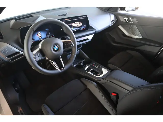 BMW 1 Serie 5-deurs 120 2025 Benzine 7