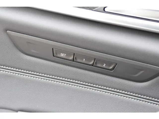 BMW 5 Serie 530i High Executive 2021 Benzine 12