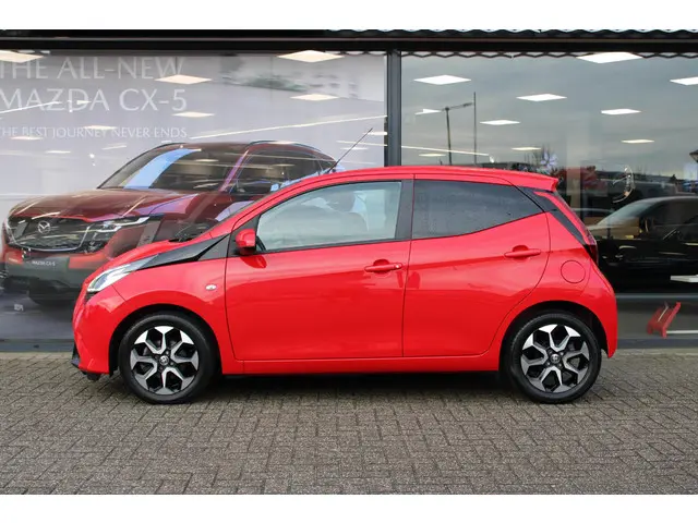 Toyota Aygo 1.0 VVT-i x-joy 2020 Benzine 9