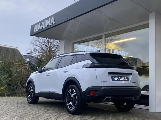 Peugeot 2008 1.2 Hybrid 145 Allure 2025 Hybride Benzine 12