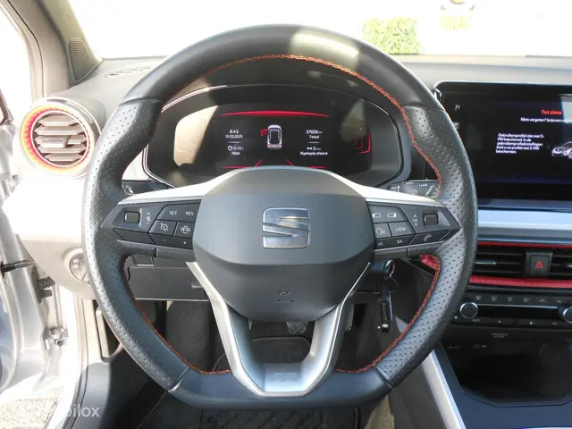 SEAT Arona 1.0 TSI FR Intense Plus 2023 Benzine 14