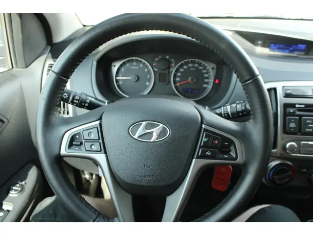 Hyundai i20 1.4i 2014 Benzine 21