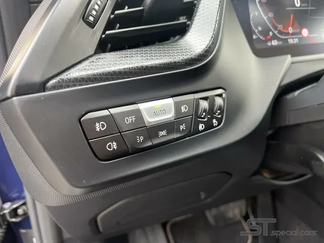 BMW 1 Serie 118i Sport Line 2020 Benzine 30